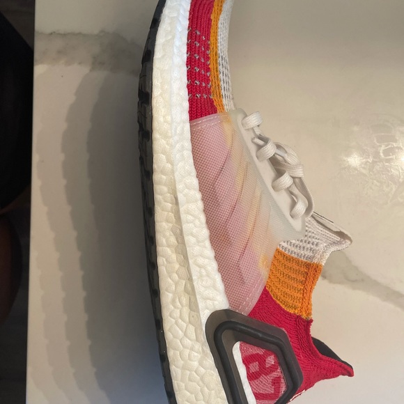 Chiefs custom ultra boosts- brand new! - Picture 4 of 8